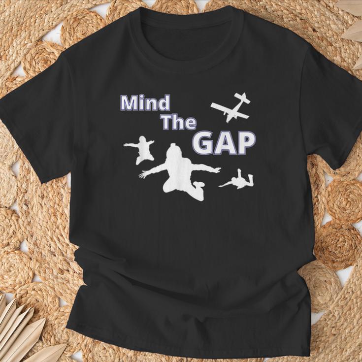 Sky Diving Mind The Gap 面白いスカイダイバー Tシャツ 高齢者への贈り物