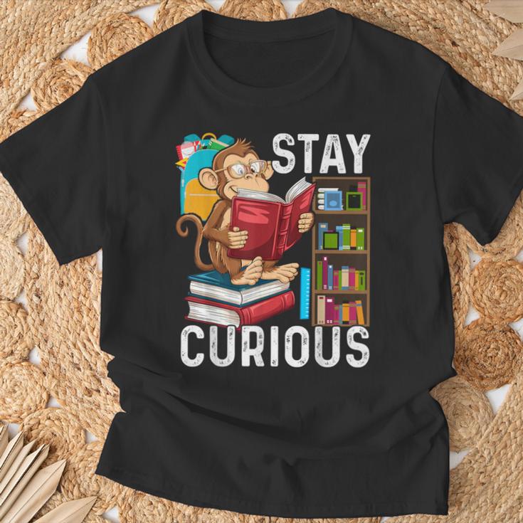 Stay Curious Monkey Reading Book Lover Bookworm T-Shirt Gifts for Old Men