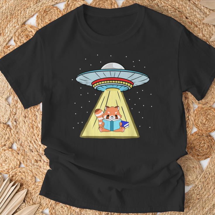Ufo Abduction Red Panda Reading Book T-Shirt Gifts for Old Men