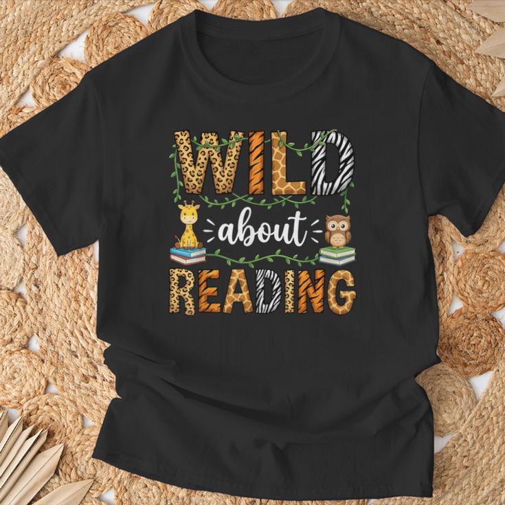 Wild About Reading Reading Books Lovers Reader Librarian T-Shirt Gifts for Old Men