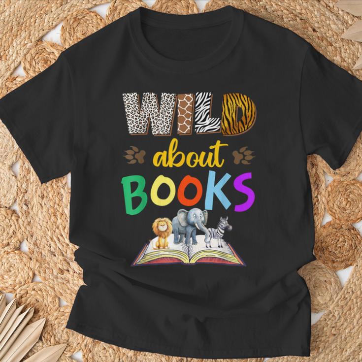 Wild About Reading Books Reader Bookworm Animals Book Lover T-Shirt Gifts for Old Men