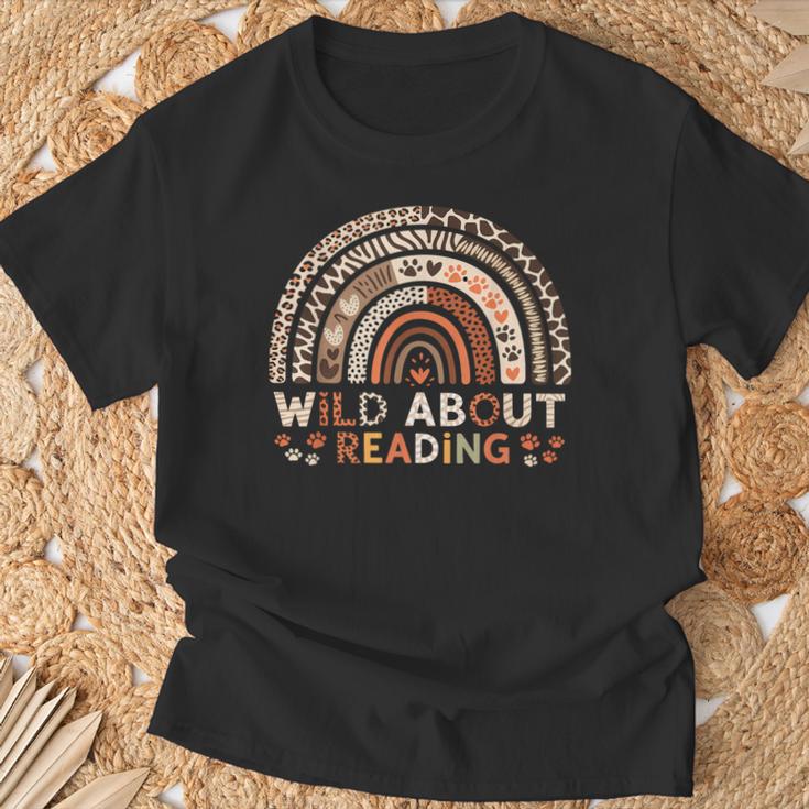 Wild About Reading Books Reader Lover Library Day Librarian T-Shirt Gifts for Old Men Wild About Reading Books Reader Lover Library Day Librarian T-Shirt Gifts for Old Men