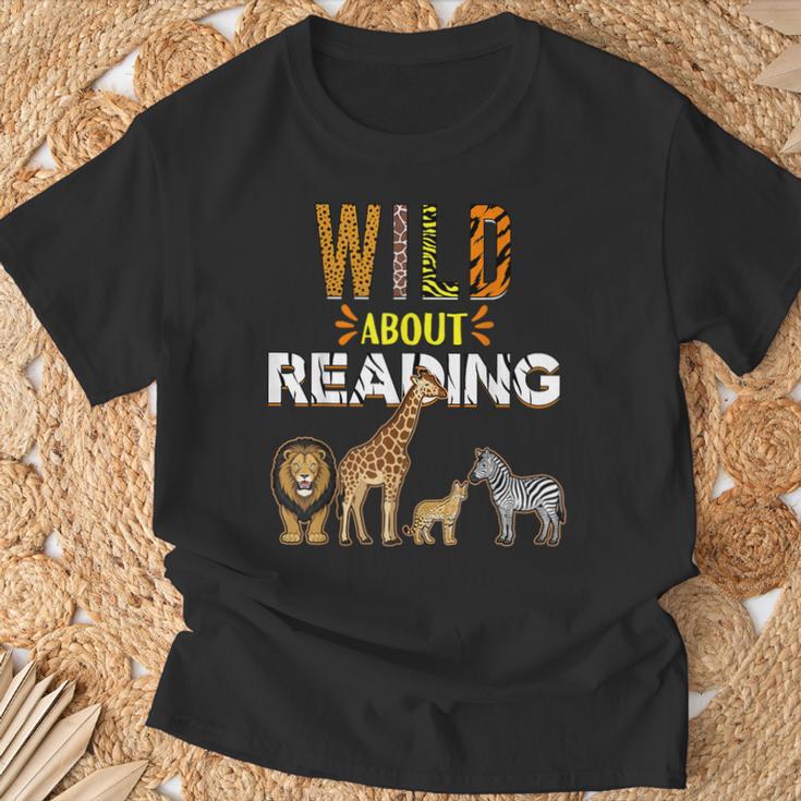Wild About Reading Books Zoo Animals Love Book Reading T-Shirt Gifts for Old Men