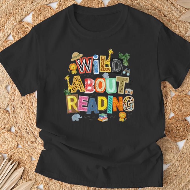 Wild About Reading Safari Animals Book Lover Teacher Student T-Shirt Gifts for Old Men