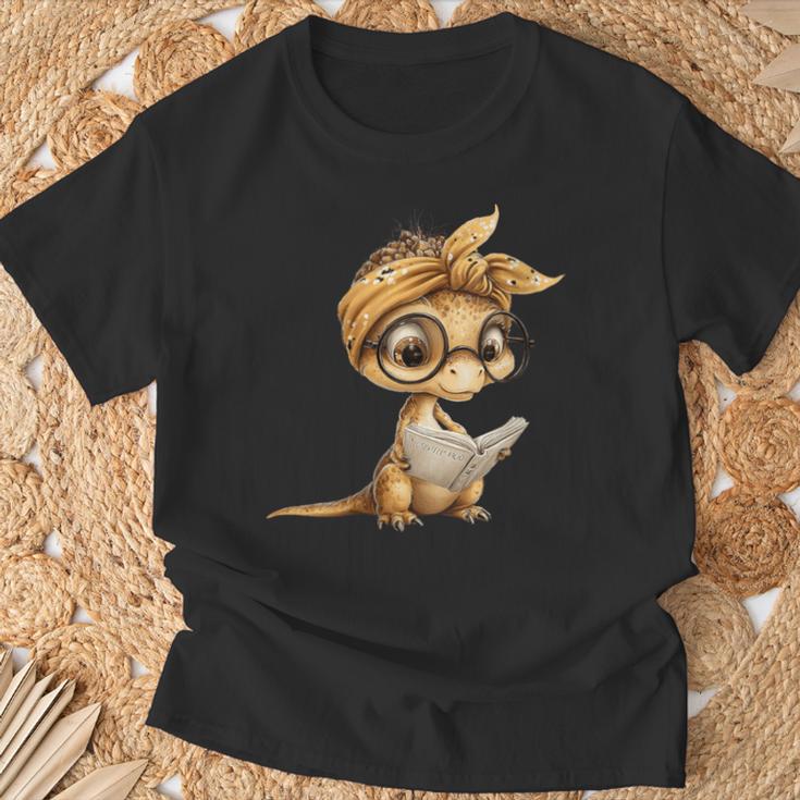 Women's Baby Lizard Small Book Reading Reptile Graphic Portrait T-Shirt Gifts for Old Men Women's Baby Lizard Small Book Reading Reptile Graphic Portrait T-Shirt Gifts for Old Men