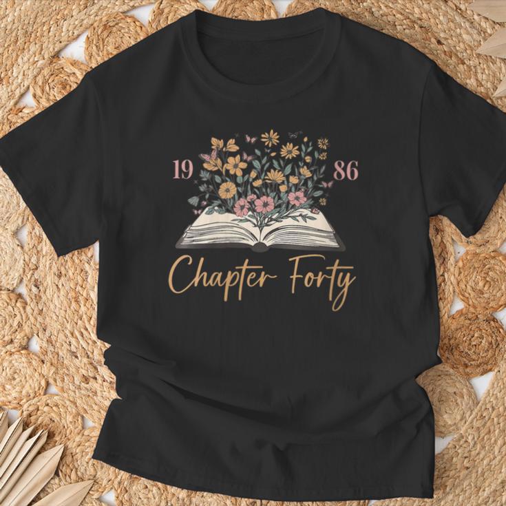 Women's Chapter Forty 1986 40th Birthday Wildflower Book 40 Year Old T-Shirt Gifts for Old Men
