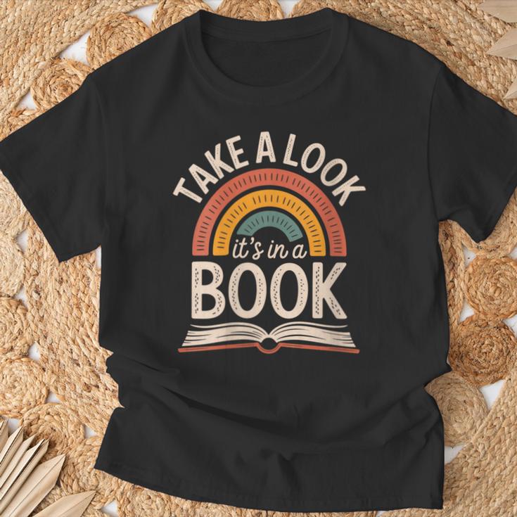 Women's Take A Look Its In A Book Retro Reading Bookworm Librarian T-Shirt Gifts for Old Men