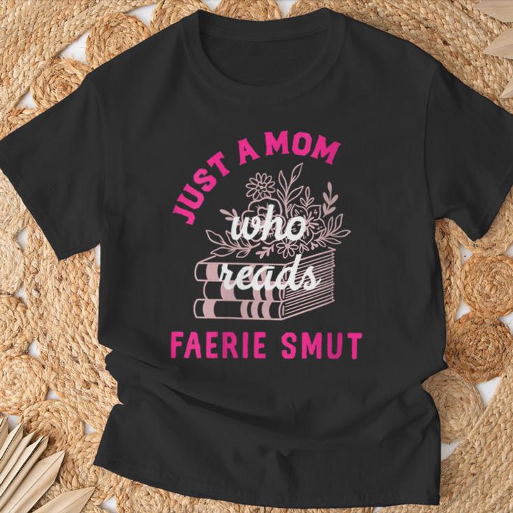 Women's Romantasy Merch For Moms Reads Fairy Smut Spicy Book Lover T-Shirt Gifts for Old Men