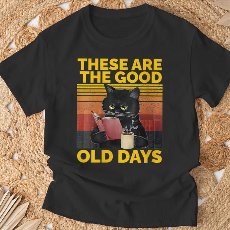 Women's These Are The Good Old Days Cat Reading A Book T-Shirt Gifts for Old Men