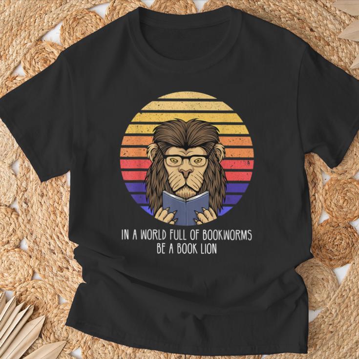 In A World Full Of Bookworms Be A Book Lion Dragon Reading T-Shirt Gifts for Old Men