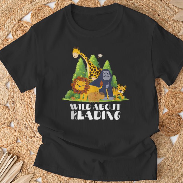 Zoo Animals Wild About Reading Books Reader Lover Librarian T-Shirt Gifts for Old Men