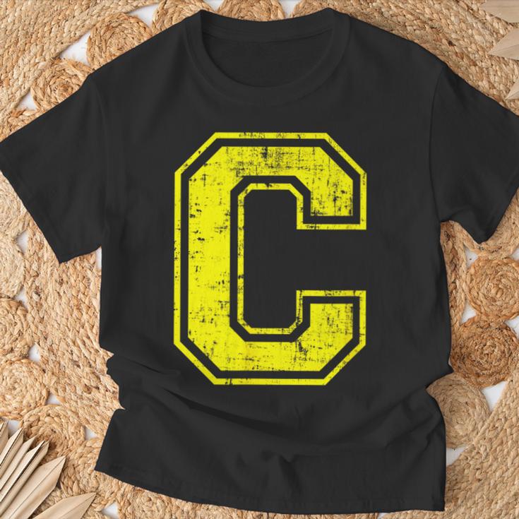 アルファベット C 大文字 イニシャル クラシック 学校 カレッジ Tシャツ 高齢者への贈り物
