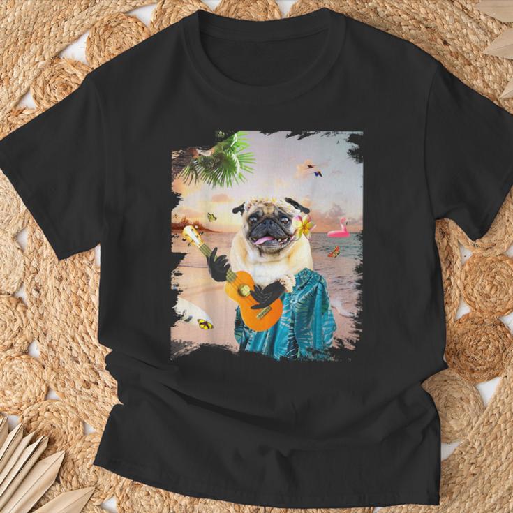アロハ ハワイアン 犬 パグ ウクレレ ビーチ ファニー Tシャツ 高齢者への贈り物