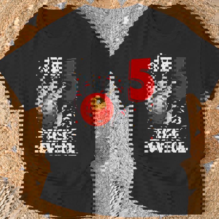 キッズ 5歳の誕生日 男の子 ボウリング This Is How I Roll 5歳 Tシャツ 高齢者への贈り物