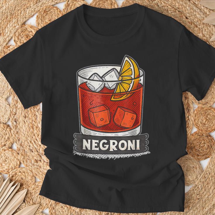 クラシックなネグローニカクテルイラスト、オレンジスライス。 Tシャツ 高齢者への贈り物