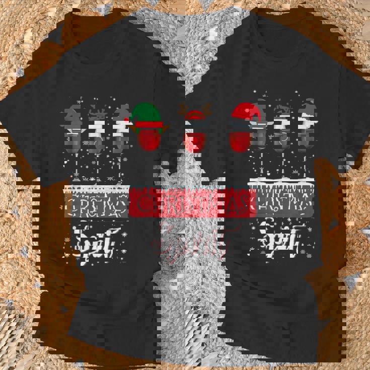 クリスマススピリット 赤ワイングラス サンタクロース エルフ トナカイ Tシャツ 高齢者への贈り物