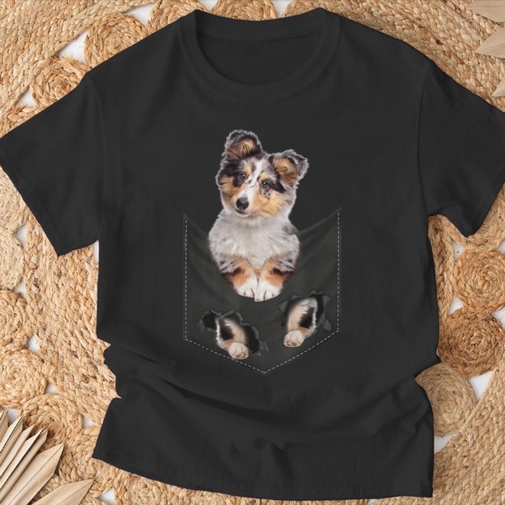 シェルティー犬愛好家のためのポケットに入った面白いシェットランドシープドッグ Tシャツ 高齢者への贈り物