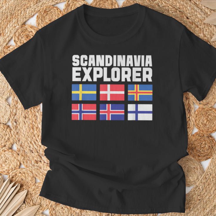 スカンジナビア エクスプローラー フラグ スウェーデン ノルウェー アイスランド Tシャツ 高齢者への贈り物