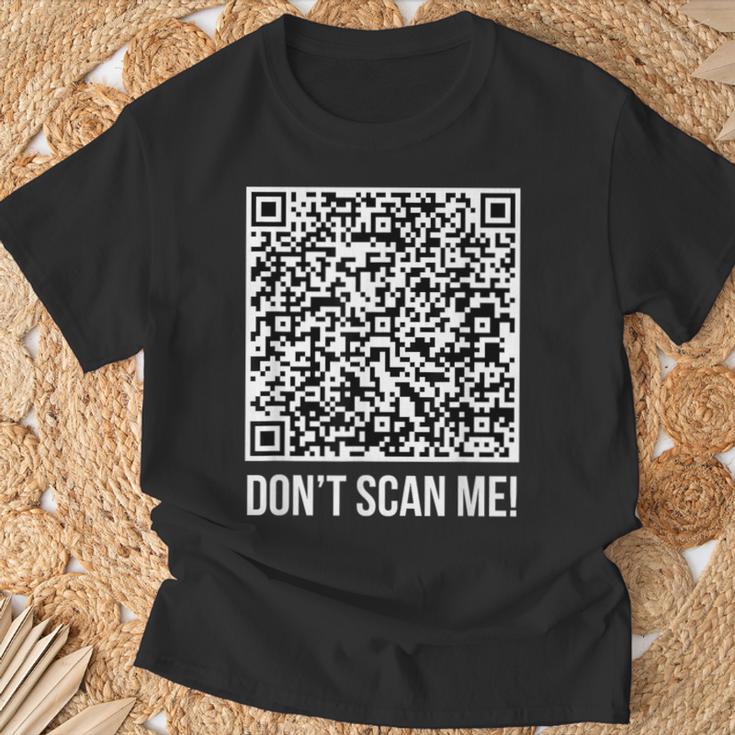 スキャンしないで！Qr スキャン・ミー・ジョーク・ファニー・ミドル・フィンガー Tシャツ 高齢者への贈り物