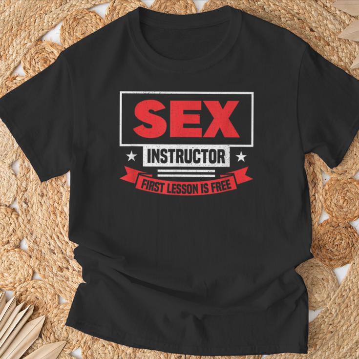 セックスインストラクター初レッスンは無料です-面白いバチェロレッテ Tシャツ 高齢者への贈り物