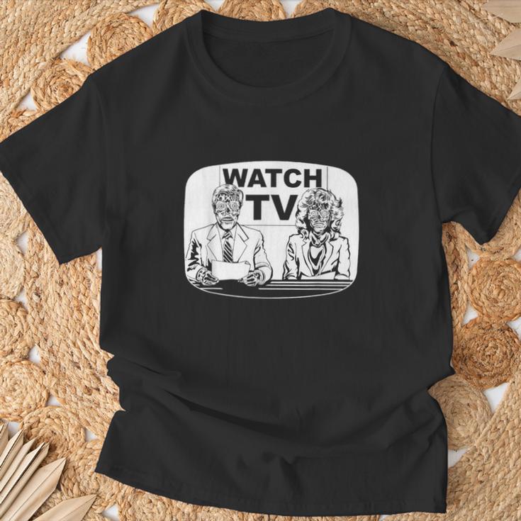 テレビを見る Tシャツ 高齢者への贈り物