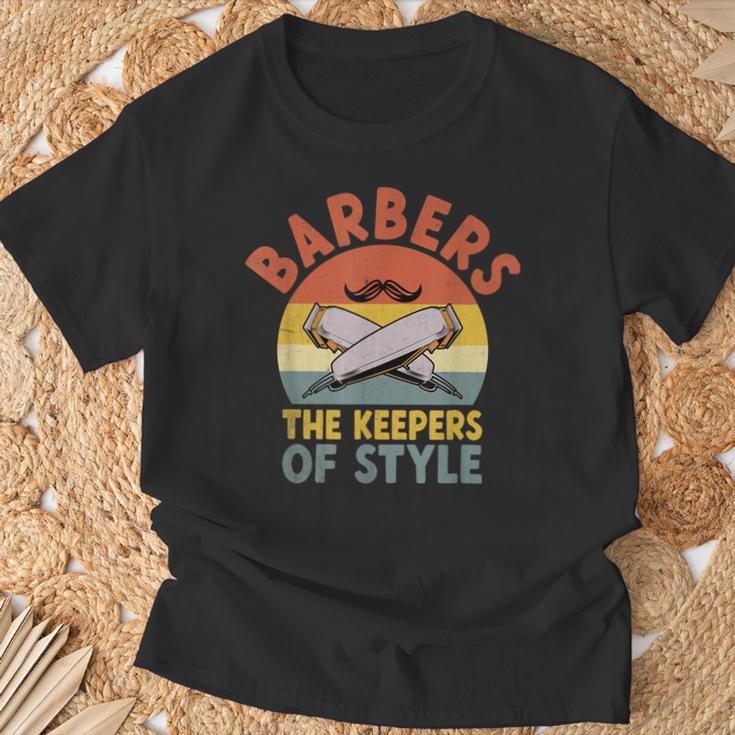 バーバーズスカルプティングの自信をすべての切り取ったヘアスタイルに。 Tシャツ 高齢者への贈り物