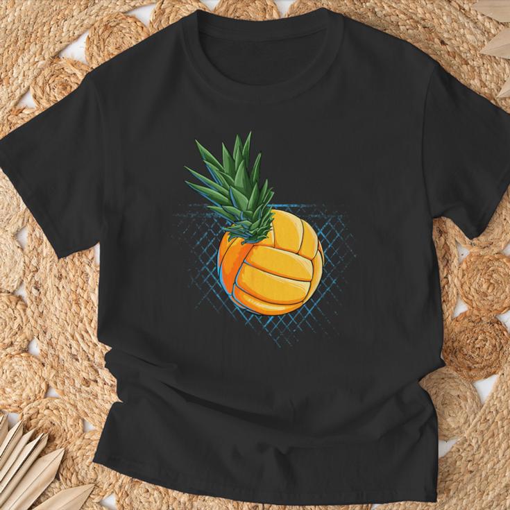 パイナップル バレーボール 面白い フルーツ ビーチ ハワイ ハワイアン スパイク Tシャツ 高齢者への贈り物