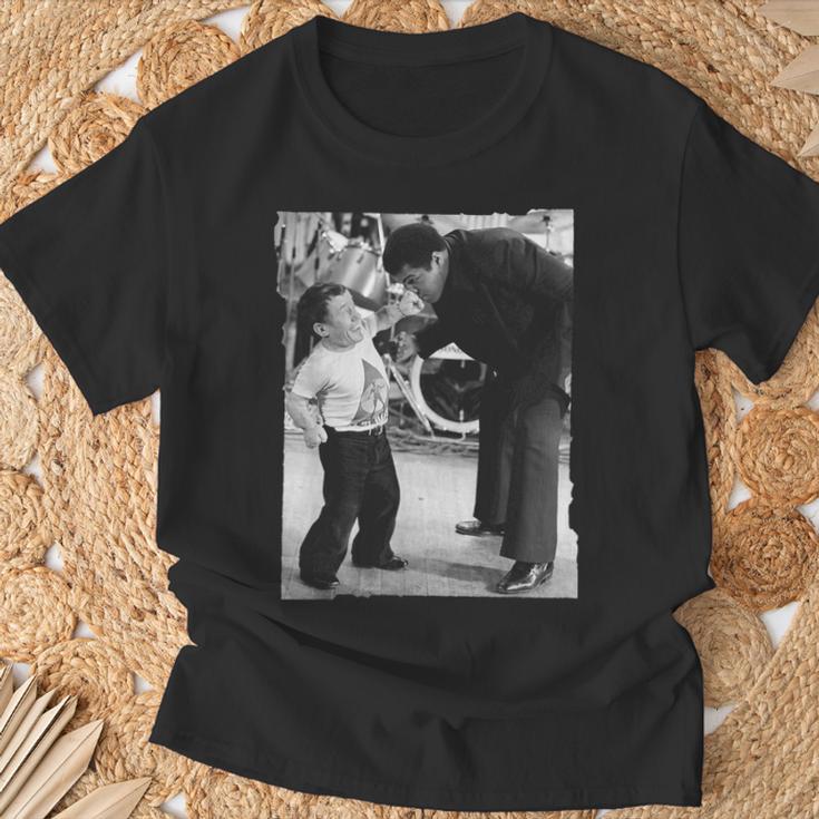 モハメド・アリとケニー・ベイカーのファイトシーンバラエティ番組1979 Tシャツ 高齢者への贈り物