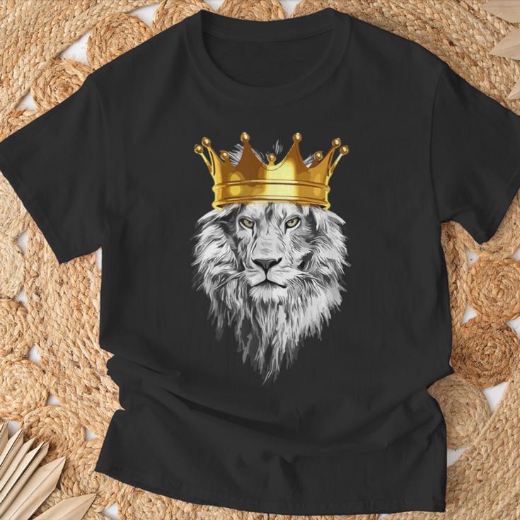 ライオンファンのための王冠を持つライオン Tシャツ 高齢者への贈り物