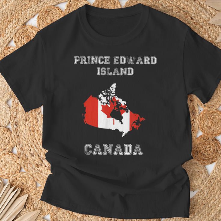 レトロプリンスエドワード島カナダアンティーク調カナダ国旗 Tシャツ 高齢者への贈り物