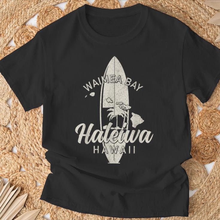 ワイメアベイ ハレイワ ハワイ サーフボード サーフィン サーファー ハワイアン Tシャツ 高齢者への贈り物