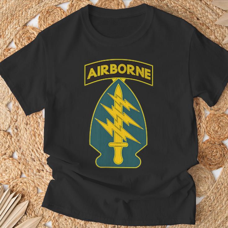第1特殊部隊 アメリカ陸軍 グリーンベレー帽 空挺部隊f 退役軍 Tシャツ 高齢者への贈り物