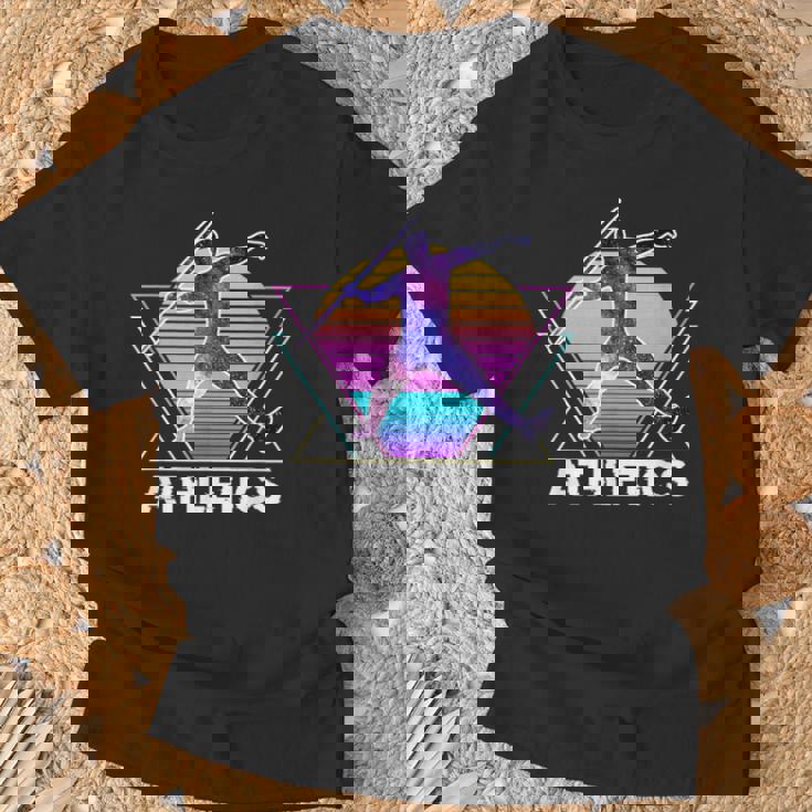 陸上競技 やり投げ スポーツ レトロ ヴィンテージaporwave 90 年代 Tシャツ 高齢者への贈り物