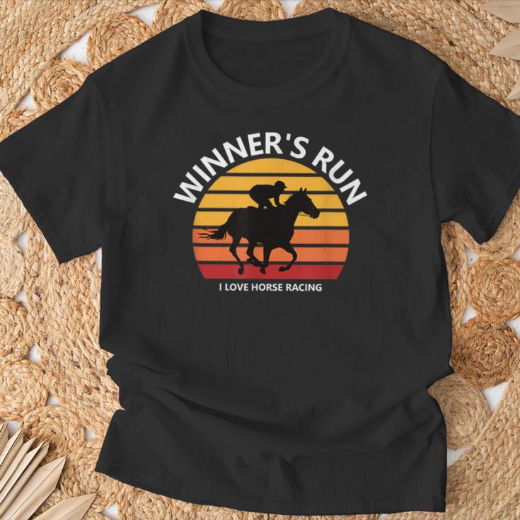 馬好きの方や競馬ファンにお勧め 勝者の走り オシャレな競馬イラスト Tシャツ 高齢者への贈り物