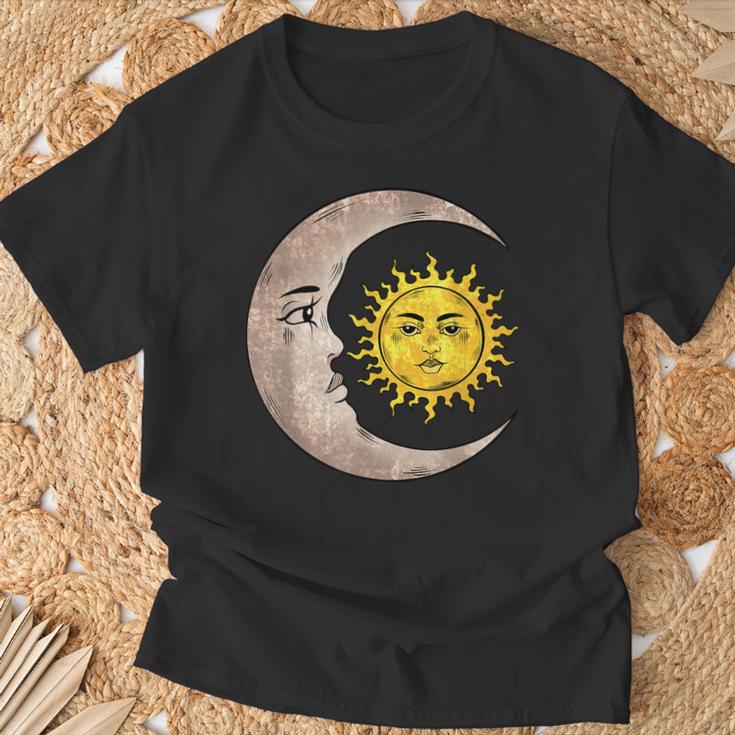 魔女 グランジ 美的 三日月 月 太陽 Tシャツ 高齢者への贈り物