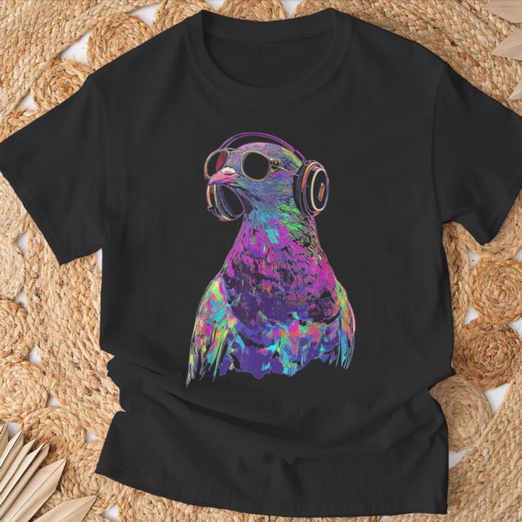 鳩 鳥モチーフ 動物 アート 音楽 ヘッドホン 鳩 Tシャツ 高齢者への贈り物