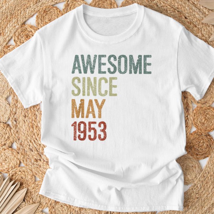 1953年5月以来素晴らしい誕生日。面白いレトロ。 Tシャツ 高齢者への贈り物