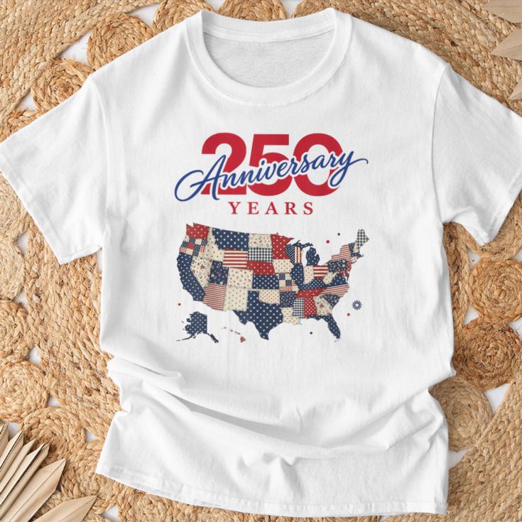 250年の独立記念日 愛国心が強い250周年 アメリカ Tシャツ 高齢者への贈り物
