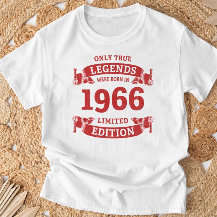 60歳の誕生日 還暦 真のレジェンドは1966年生まれ 長袖tシャツ Tシャツ 高齢者への贈り物