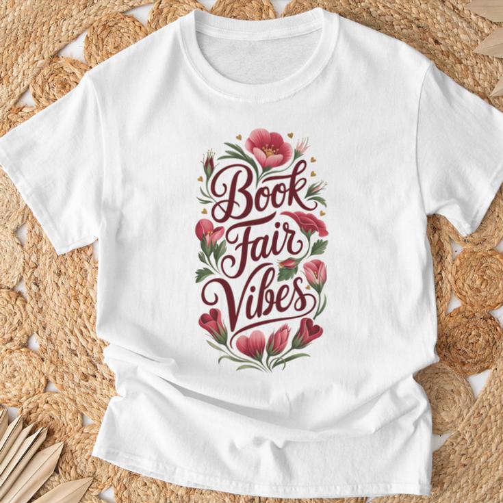 Book Fair Vibes Groovy 70s Retro School Librarian T-Shirt Gifts for Old Men