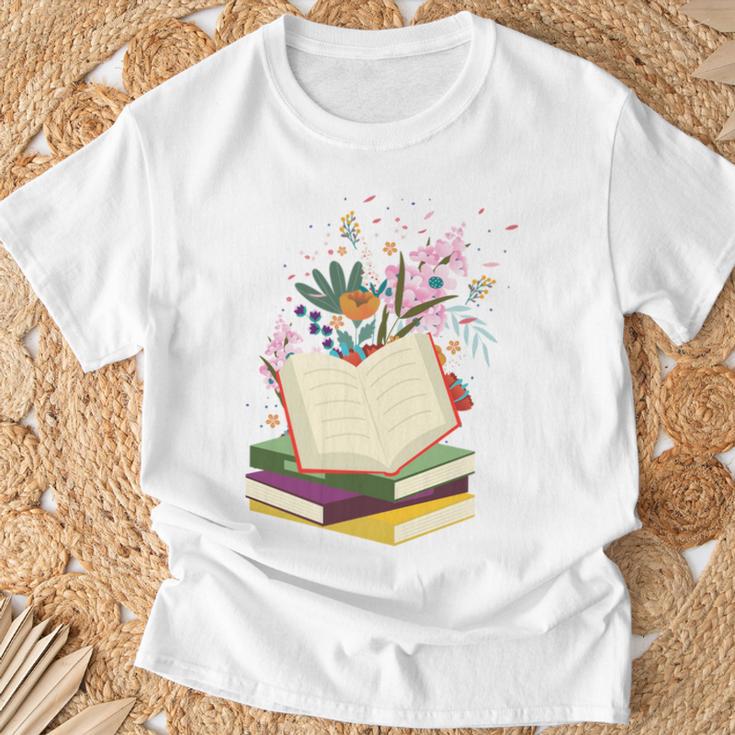 Book Lovers Wildflowers Books Reading Cute Floral Readers T-Shirt Gifts for Old Men
