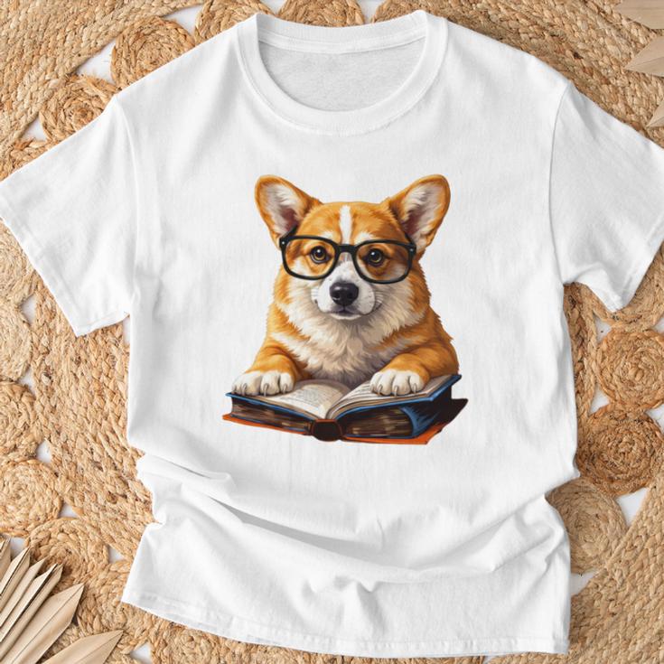Cute Dog Corgi Reading Book T-Shirt Gifts for Old Men