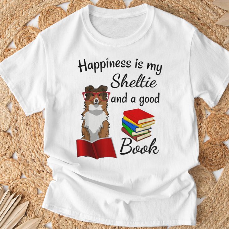 Cute Happiness Is Sheltie And Books Sheltie Mom T-Shirt Gifts for Old Men
