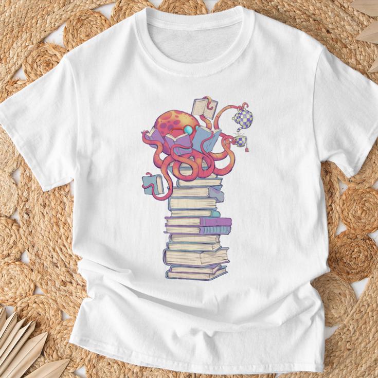 Cute Octopus Bookworm Fun Reading Tee For Book Lovers T-Shirt Gifts for Old Men