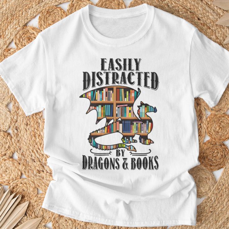EASILY DISTRACTED BY DRAGONS & BOOKS Medieval Fantasy Reader T-Shirt Gifts for Old Men