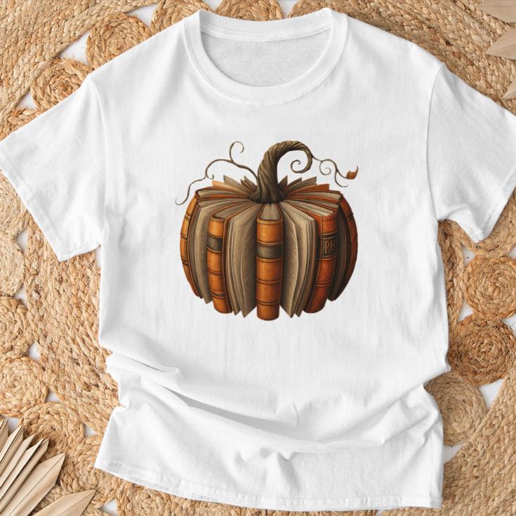 Fall Book Pumpkin Halloween Retro Fall Librarians Bookworm T-Shirt Gifts for Old Men