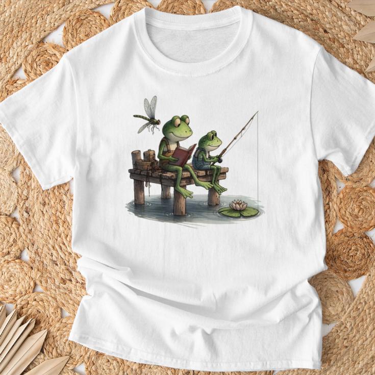 Frog Toad Fishing Vintage Classic Book Frog T-Shirt Gifts for Old Men