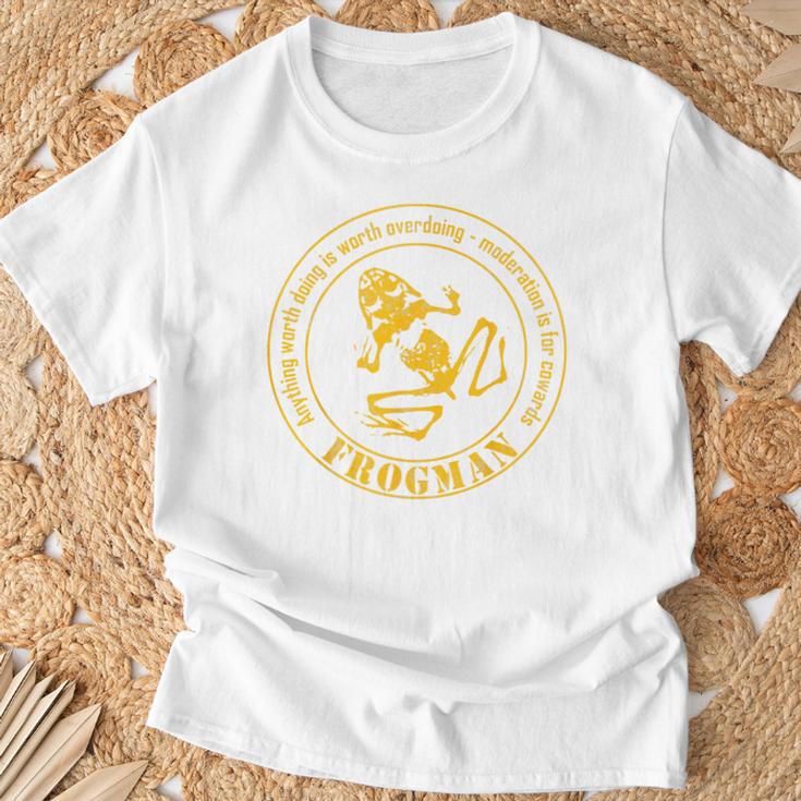 Frogman Diver ダメージ加工。 Tシャツ 高齢者への贈り物