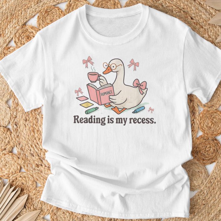 Goose Reading Romance Book Recess Bookworm T-Shirt Gifts for Old Men