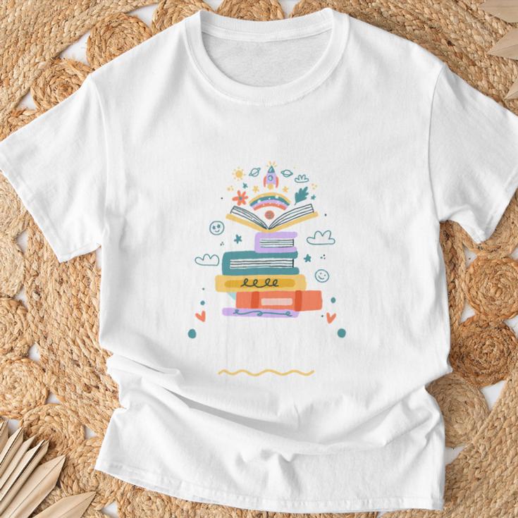 Just A Girl Who Loves Books For Bookworm T-Shirt Gifts for Old Men
